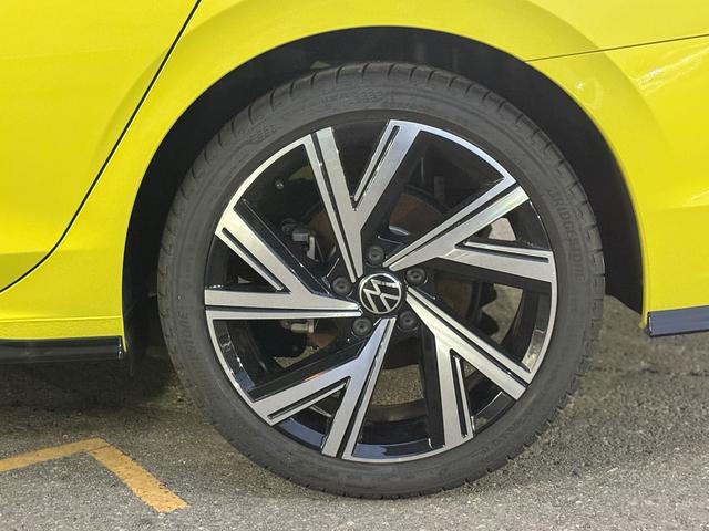 ゴルフヴァリアント ｅＴＳＩ　Ｒライン　プラチナムエディション　ディーラー保証　ＩＱヘッドライト　ヘッドアップディスプレイ　ＡＣＣ　純正アルミ（10枚目）