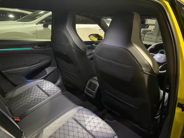 ゴルフヴァリアント ｅＴＳＩ　Ｒライン　プラチナムエディション　ディーラー保証　ＩＱヘッドライト　ヘッドアップディスプレイ　ＡＣＣ　純正アルミ（19枚目）