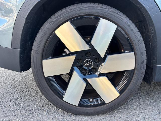 ＭＩＮＩ カントリーマンＳＥオール４　フェイバリット・トリム　Ｍパッケージ　ヘッドアップディスプレイ　サラウンドビューカメラ　２０インチＡＷ（9枚目）