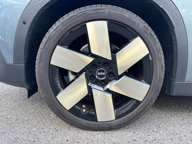 ＭＩＮＩ カントリーマンＳＥオール４　フェイバリット・トリム　Ｍパッケージ　ヘッドアップディスプレイ　サラウンドビューカメラ　２０インチＡＷ（11枚目）