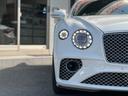 コンチネンタル ＧＴ　ユーザー買取車　Ｃｅｎｔｅｎａｒｙスペック　Ｍｕｔｌｉｎｅｒドライビングスペック（ブラック＆ポリッシュエッジ仕上げアロイホイール）ローティングディスプレイ　シティスペック　カーボンフルエアロ（7枚目）