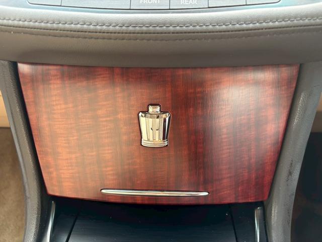 クラウン ロイヤルサルーン　ナビパッケージ　・ユーザー買取車・純正ナビ・地デジＴＶ・バックカメラ・ＥＴＣ・社外アルミ・車高調・ＴＲＤエアロ（12枚目）