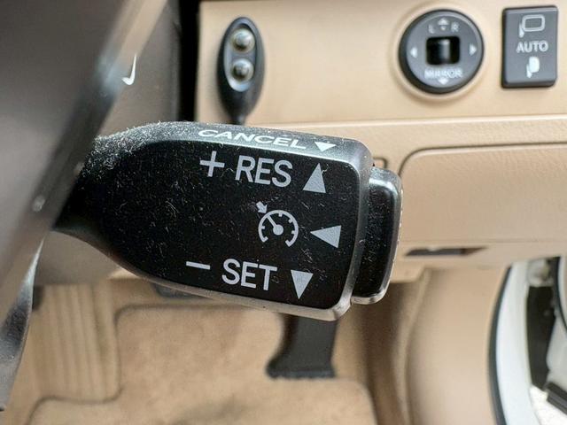 クラウン ロイヤルサルーン　ナビパッケージ　・ユーザー買取車・純正ナビ・地デジＴＶ・バックカメラ・ＥＴＣ・社外アルミ・車高調・ＴＲＤエアロ（21枚目）