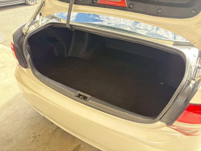 クラウン ロイヤルサルーン　ナビパッケージ　・ユーザー買取車・純正ナビ・地デジＴＶ・バックカメラ・ＥＴＣ・社外アルミ・車高調・ＴＲＤエアロ（33枚目）