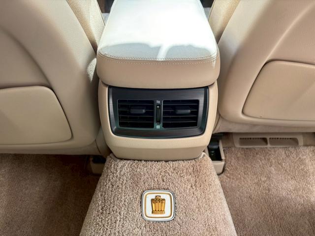 クラウン ロイヤルサルーン　ナビパッケージ　・ユーザー買取車・純正ナビ・地デジＴＶ・バックカメラ・ＥＴＣ・社外アルミ・車高調・ＴＲＤエアロ（34枚目）