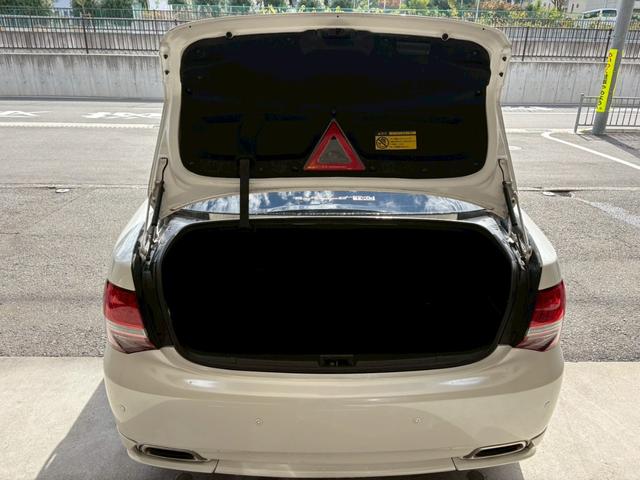 クラウン ロイヤルサルーン　ナビパッケージ　・ユーザー買取車・純正ナビ・地デジＴＶ・バックカメラ・ＥＴＣ・社外アルミ・車高調・ＴＲＤエアロ（35枚目）