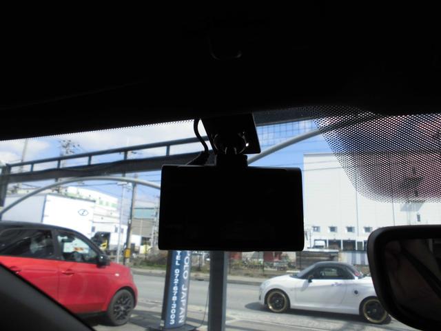 ベースグレード　禁煙車　ＬＥＤヘッドライト　純正ナビ　フルセグＤＴＶ　ＥＴＣ　Ｂカメラ　ドライブレコーダー　レッドキャリパー　ＡＷ　取説　スペアキー(60枚目)