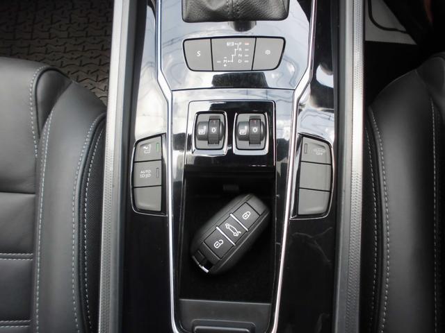 ５０８ ＳＷ　グリフ　後期モデル　パノラマルーフ　オートクルーズ　ＢＬＩＳ　クリアランスソナー　ＨＵＤ　パワーテールゲート　黒革パワーシート　シートヒーター　ナビ　フルセグ　ＥＴＣ　Ｂカメラ　ドラレコ　ＧＰＳレーダー（12枚目）