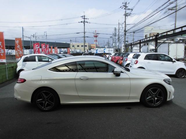 Ｃクラス Ｃ１８０クーペ　スポーツ　禁煙車　レーダーセーフティＰＫＧ　ＡＣＣ　ＢＬＩＳ　ＲＫＡ　ＬＥＤヘッドライト　黒革パワーシート　シートヒーター　ナビ　フルセグ　ＥＴＣ　Ｂカメラ　ドラレコ　ＧＰＳレーダー（4枚目）