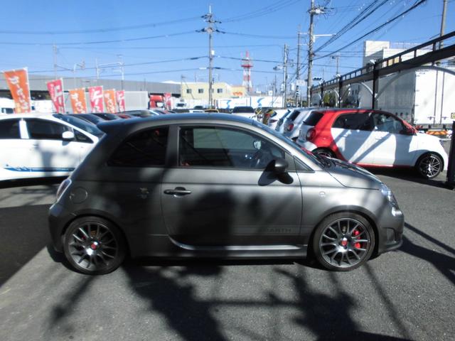 アバルト595 コンペティツィオーネ タイミングベルト交換付き 1オーナー ブレンボーキット マネッティマレリーマフラー diveruti×fightex車高調キット サベルトシート 純正オーディオ ETC GPSレーダー 記録簿(4枚目)