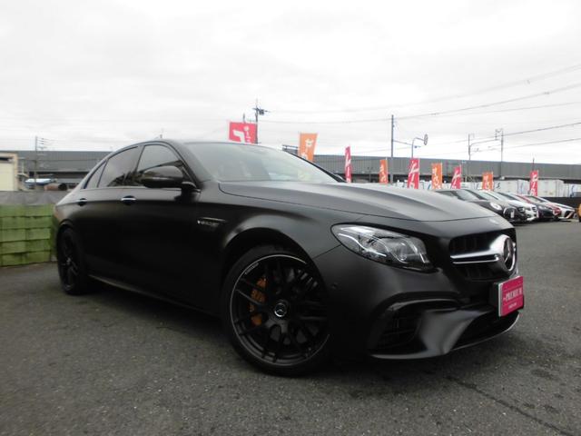 Eクラス E63 S 4マチック+ エディション1 限定車 パノラミックスライディングルーフ AMGカーボンセラミックブレーキ AMGナイトPKG AMGカーボンインテリアトリム HUD ブルメスターサウンド AMGパフォーマンスシート&ステアリング(3枚目)