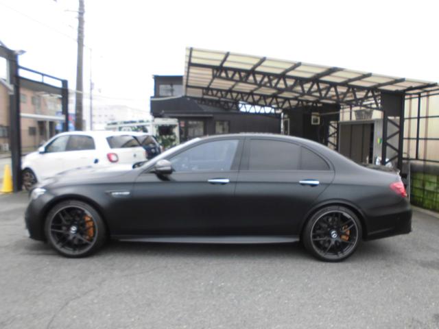 Eクラス E63 S 4マチック+ エディション1 限定車 パノラミックスライディングルーフ AMGカーボンセラミックブレーキ AMGナイトPKG AMGカーボンインテリアトリム HUD ブルメスターサウンド AMGパフォーマンスシート&ステアリング(5枚目)