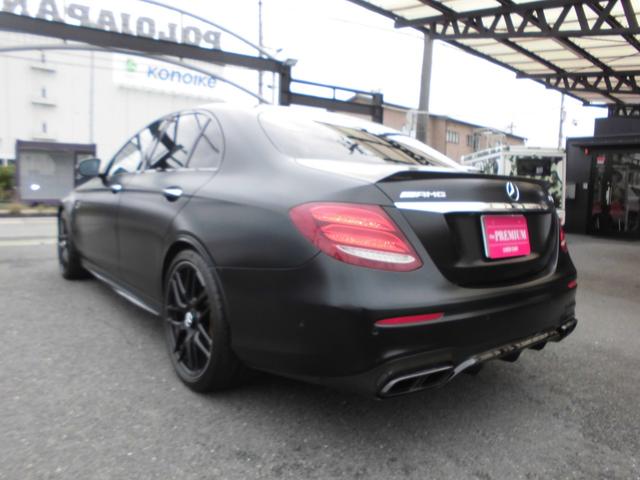 Eクラス E63 S 4マチック+ エディション1 限定車 パノラミックスライディングルーフ AMGカーボンセラミックブレーキ AMGナイトPKG AMGカーボンインテリアトリム HUD ブルメスターサウンド AMGパフォーマンスシート&ステアリング(6枚目)