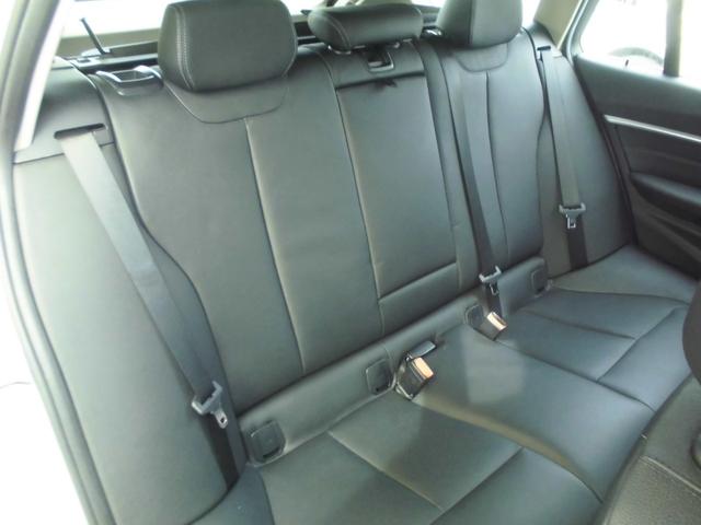 ３シリーズ ３２０ｉツーリング　ラグジュアリー　１オーナー　禁煙車　後期モデル　ＡＣＣ　ＬＥＤヘッドライト　パワーテールゲート　黒革パワーシート　シートヒーター　ナビ　ＥＴＣ　Ｂカメラ　前後ドラレコ　取説　保証書　スペアキー（15枚目）