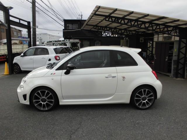 アバルト５９５ ツーリズモ　１オーナー　禁煙車　後期モデル　アイスホワイト　１６５ＰＳ　パドルシフト　ＴＦＴ液晶　純正１７ＡＷ　茶革　２ＤＩＮナビ　フルセグ　ＥＴＣ　アルミペダル（5枚目）