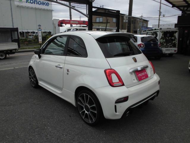 アバルト５９５ ツーリズモ　１オーナー　禁煙車　後期モデル　アイスホワイト　１６５ＰＳ　パドルシフト　ＴＦＴ液晶　純正１７ＡＷ　茶革　２ＤＩＮナビ　フルセグ　ＥＴＣ　アルミペダル（6枚目）