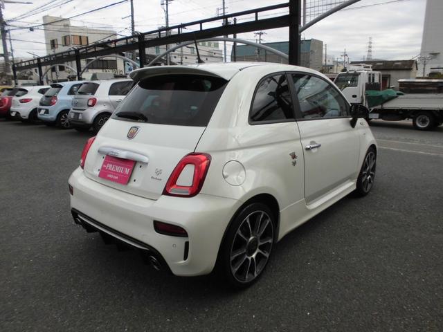 アバルト５９５ ツーリズモ　１オーナー　禁煙車　後期モデル　アイスホワイト　１６５ＰＳ　パドルシフト　ＴＦＴ液晶　純正１７ＡＷ　茶革　２ＤＩＮナビ　フルセグ　ＥＴＣ　アルミペダル（8枚目）