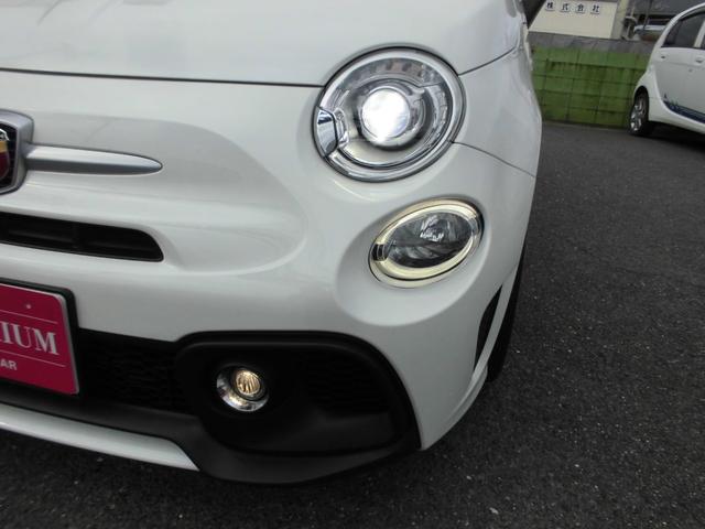 アバルト５９５ ツーリズモ　１オーナー　禁煙車　後期モデル　アイスホワイト　１６５ＰＳ　パドルシフト　ＴＦＴ液晶　純正１７ＡＷ　茶革　２ＤＩＮナビ　フルセグ　ＥＴＣ　アルミペダル（21枚目）
