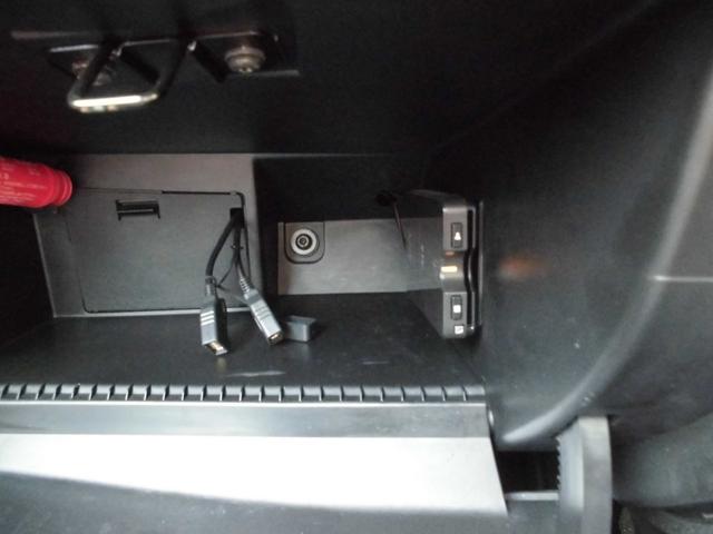 アバルト５９５ ツーリズモ　１オーナー　禁煙車　後期モデル　アイスホワイト　１６５ＰＳ　パドルシフト　ＴＦＴ液晶　純正１７ＡＷ　茶革　２ＤＩＮナビ　フルセグ　ＥＴＣ　アルミペダル（52枚目）