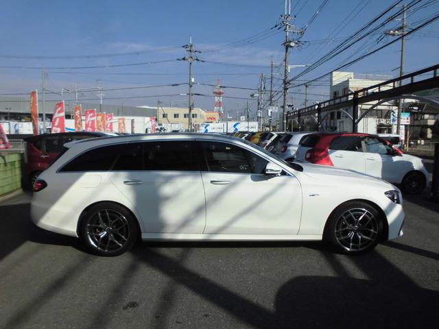 Ｅクラスステーションワゴン Ｅ２００　ステーションワゴン　スポーツ　禁煙車　パノラミックＳＲ　ＡＭＧインテリアＰＫＧ　エクスクルーシブＰＫＧ　エアバランスＰＫＧ　レーダーセーフティ　ＨＵＤ　黒革パワーシート　前後シートヒーター　ナビＴＶ　ＥＴＣ　３６０カメラ　Ｄレコ（4枚目）