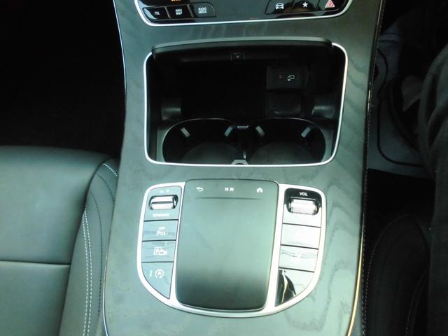 Ｅクラスステーションワゴン Ｅ２００　ステーションワゴン　スポーツ　禁煙車　パノラミックＳＲ　ＡＭＧインテリアＰＫＧ　エクスクルーシブＰＫＧ　エアバランスＰＫＧ　レーダーセーフティ　ＨＵＤ　黒革パワーシート　前後シートヒーター　ナビＴＶ　ＥＴＣ　３６０カメラ　Ｄレコ（12枚目）