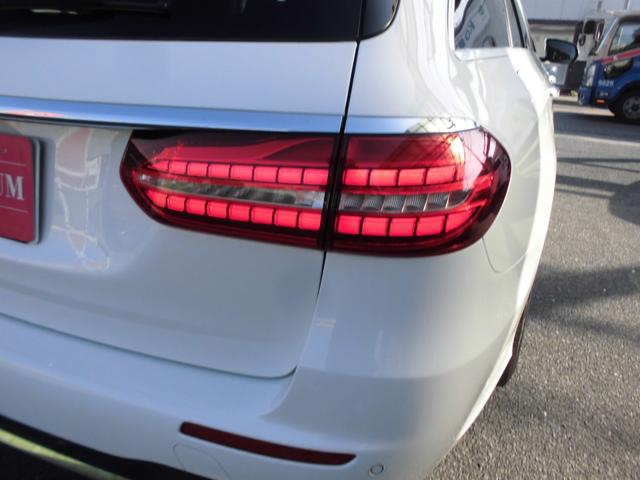 Ｅクラスステーションワゴン Ｅ２００　ステーションワゴン　スポーツ　禁煙車　パノラミックＳＲ　ＡＭＧインテリアＰＫＧ　エクスクルーシブＰＫＧ　エアバランスＰＫＧ　レーダーセーフティ　ＨＵＤ　黒革パワーシート　前後シートヒーター　ナビＴＶ　ＥＴＣ　３６０カメラ　Ｄレコ（30枚目）