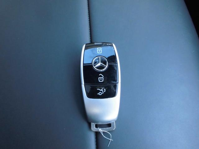 Ｅクラスステーションワゴン Ｅ２００　ステーションワゴン　スポーツ　禁煙車　パノラミックＳＲ　ＡＭＧインテリアＰＫＧ　エクスクルーシブＰＫＧ　エアバランスＰＫＧ　レーダーセーフティ　ＨＵＤ　黒革パワーシート　前後シートヒーター　ナビＴＶ　ＥＴＣ　３６０カメラ　Ｄレコ（65枚目）
