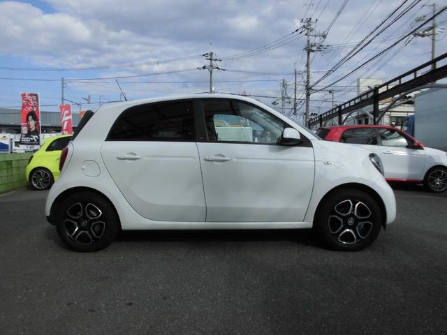 スマートフォーフォー プライム 衝突警告 オートクルーズ パノラマガラスルーフ バックセンサー 黒革シート シートヒーター 純正ブルートゥースオーディオ 取説 保証書 スペアキー(4枚目)