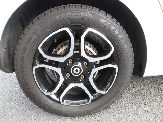 スマートフォーフォー プライム 衝突警告 オートクルーズ パノラマガラスルーフ バックセンサー 黒革シート シートヒーター 純正ブルートゥースオーディオ 取説 保証書 スペアキー(18枚目)