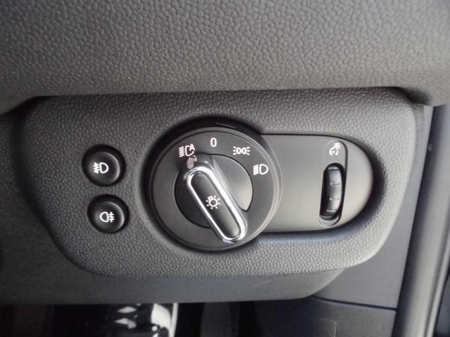 ＭＩＮＩ クーパーＤ　クラブマン　禁煙車　ＬＥＤライト　１７ＡＷ　オートクルーズ　オートライト　オートエアコン　専用シートカバー　純正ナビ　バックカメラ　ミラーＥＴＣ　ドラレコ（43枚目）