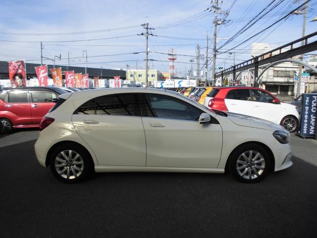 Ａクラス Ａ１８０　禁煙車　レザーＥＸＣＰＫＧ　パノラマＳＲ　レーダーセーフティＰＫＧ　ＡＣＣ　ＢＬＩＳ　ＬＥＤヘッドライト　黒革パワーシート　シートヒーター　ナビＴＶ　ＥＴＣ　Ｂカメラ　ハーマンカードンサウンド（4枚目）