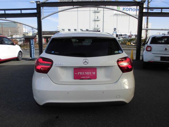 Ａクラス Ａ１８０　禁煙車　レザーＥＸＣＰＫＧ　パノラマＳＲ　レーダーセーフティＰＫＧ　ＡＣＣ　ＢＬＩＳ　ＬＥＤヘッドライト　黒革パワーシート　シートヒーター　ナビＴＶ　ＥＴＣ　Ｂカメラ　ハーマンカードンサウンド（7枚目）