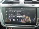 TDI 4モーション ハイライン 禁煙車 レザーシートPKG ACC フロント・サイド・レーンアシスト LEDヘッドライト パワーテールゲート 革シート シートヒーター 純正ナビ DTV ETC 360カメラ ドラレコ(50枚目)