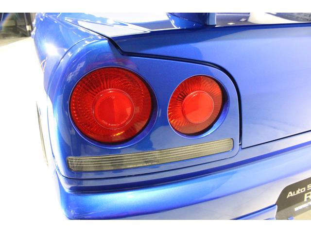 スカイライン ２５ＧＴ－Ｘ　フルエアロ　ＧＰスポーツ車高調　デュアルマフラー　３連メーター　モモステアリング　キセノンライト　クリアウィンカー　２ドア用リアスポイラー　ＲＡＹＳ１８ＡＷ（13枚目）