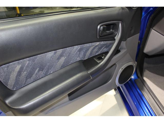 スカイライン ２５ＧＴ－Ｘ　フルエアロ　ＧＰスポーツ車高調　デュアルマフラー　３連メーター　モモステアリング　キセノンライト　クリアウィンカー　２ドア用リアスポイラー　ＲＡＹＳ１８ＡＷ（39枚目）
