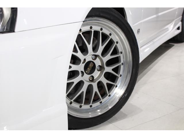 スカイライン ２５ＧＴターボ　フルエアロ　ＢＬＩＴＺ前置きインタークーラー　ＴＥＩＮ車高調　ＦＧＫマフラー　ＬＥＤテール　ＨＫＳブローオフバルブ　ＵＲＡＳバンパー　キセノンライト　プライバシーガラス　ＢＢＳ１８ＡＷ（5枚目）