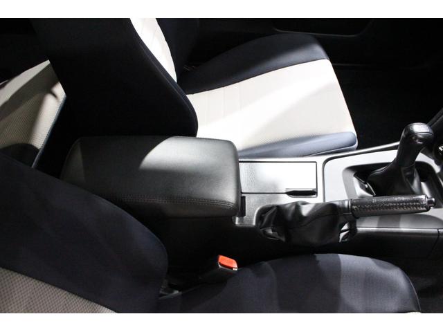 スカイライン ２５ＧＴターボ　フルエアロ　ＢＬＩＴＺ前置きインタークーラー　ＴＥＩＮ車高調　ＦＧＫマフラー　ＬＥＤテール　ＨＫＳブローオフバルブ　ＵＲＡＳバンパー　キセノンライト　プライバシーガラス　ＢＢＳ１８ＡＷ（52枚目）