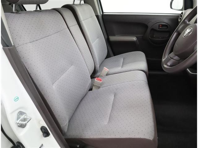 ベンチシートで広々