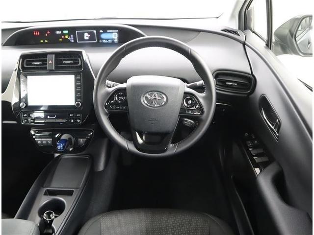 プリウス SセーフティプラスII フルセグ メモリーナビ ミュージックプレイヤー接続可 バックカメラ 衝突被害軽減システム ETC ドラレコ LEDヘッドランプ ワンオーナー 記録簿(5枚目)