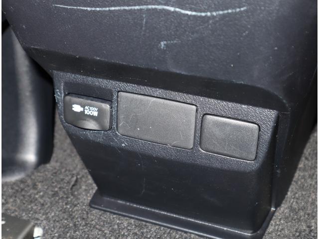 アルファード ２．５Ｓ　タイプゴールドＩＩＩ　サンルーフ　フルセグ　メモリーナビ　ＤＶＤ再生　ミュージックプレイヤー接続可　後席モニター　バックカメラ　衝突被害軽減システム　ＥＴＣ　ドラレコ　両側電動スライド　ＬＥＤヘッドランプ　乗車定員７人（11枚目）