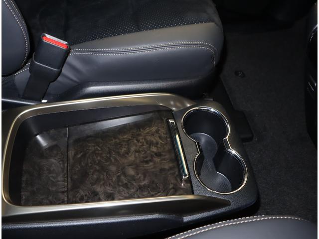 アルファード ２．５Ｓ　タイプゴールドＩＩＩ　サンルーフ　フルセグ　メモリーナビ　ＤＶＤ再生　ミュージックプレイヤー接続可　後席モニター　バックカメラ　衝突被害軽減システム　ＥＴＣ　ドラレコ　両側電動スライド　ＬＥＤヘッドランプ　乗車定員７人（20枚目）