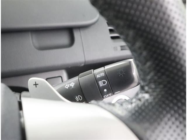 ヴォクシー ＺＳ　フルセグ　メモリーナビ　ＤＶＤ再生　ミュージックプレイヤー接続可　バックカメラ　ＥＴＣ　両側電動スライド　ＨＩＤヘッドライト　ウオークスルー　乗車定員７人　３列シート　ワンオーナー（17枚目）