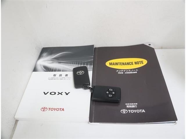 ヴォクシー ＺＳ　フルセグ　メモリーナビ　ＤＶＤ再生　ミュージックプレイヤー接続可　バックカメラ　ＥＴＣ　両側電動スライド　ＨＩＤヘッドライト　ウオークスルー　乗車定員７人　３列シート　ワンオーナー（33枚目）