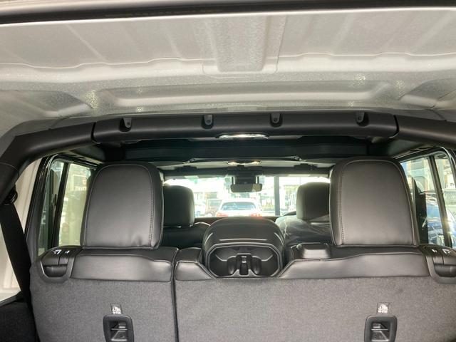 ルビコン V6 3.6L 登録済未使用車 新車保証継承 黒レザーシート 純正ナビ フルセグ ETC シートヒーター 純正17インチAW クリアランスソナー LEDヘッドライト アダプティブクルーズコントロール(19枚目)