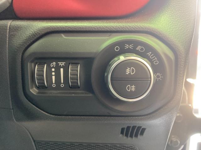 ルビコン V6 3.6L 登録済未使用車 新車保証継承 黒レザーシート 純正ナビ フルセグ ETC シートヒーター 純正17インチAW クリアランスソナー LEDヘッドライト アダプティブクルーズコントロール(43枚目)