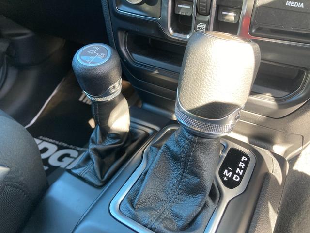 スポーツアルティテュード 200台限定車 2.0ターボ AppleCarPlay フロントサイドリアビューカメラ ワンオーナー グロスブラック純正AW ブラインドスポットモニター LEDヘッドライト デイライト フォグライト(38枚目)