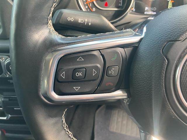 ジープ・ラングラーアンリミテッド サハラ 黒革シート 純正ナビフルセグTV Bluetooth フロントサイドバックカメラ アダプティブクルーズコントロール シートヒーター LEDヘッドライト 純正18インチAW ESC ETC2.0(20枚目)