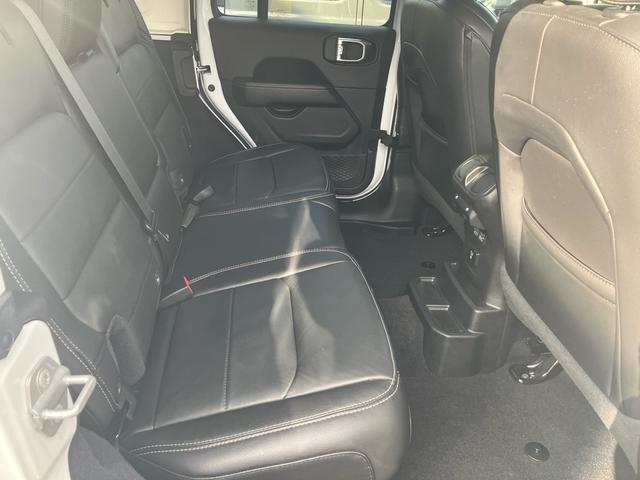 ジープ・ラングラーアンリミテッド サハラ 黒革シート 純正ナビフルセグTV Bluetooth フロントサイドバックカメラ アダプティブクルーズコントロール シートヒーター LEDヘッドライト 純正18インチAW ESC ETC2.0(40枚目)