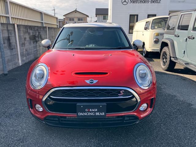 MINI クーパーS クラブマン クーパーS クラブマン ペッパーパッケージ HIDヘッドライト ブレーキアシスト 純正ナビ バックカメラ ETC 純正17インチAW ダイナミックスタビリティコントロール CBC ホワイトルーフ(2枚目)