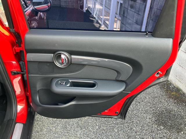 MINI クーパーS クラブマン クーパーS クラブマン ペッパーパッケージ HIDヘッドライト ブレーキアシスト 純正ナビ バックカメラ ETC 純正17インチAW ダイナミックスタビリティコントロール CBC ホワイトルーフ(42枚目)